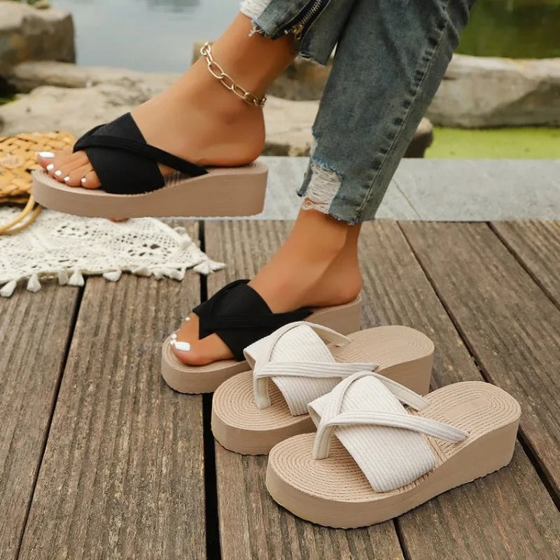 Women Slippers Outdoor Beach Shoes Slides Women Summer Comfortable Fashion Sandals Flip Flops Lightweight Casual Slippers